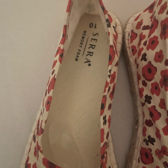 Serra Women's Floral Espadrilles - Red and Cream - Picture 2 of 9